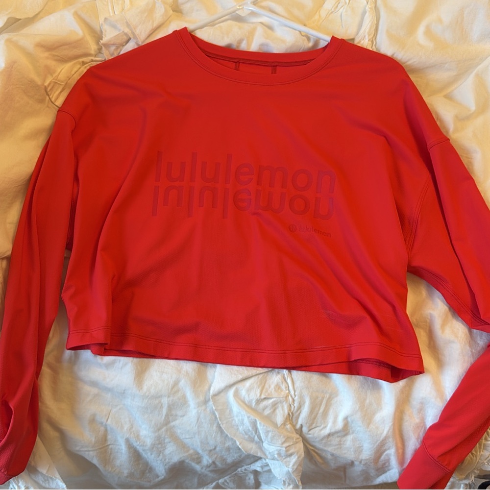 lululemon athletica Red cropped long sleeve top